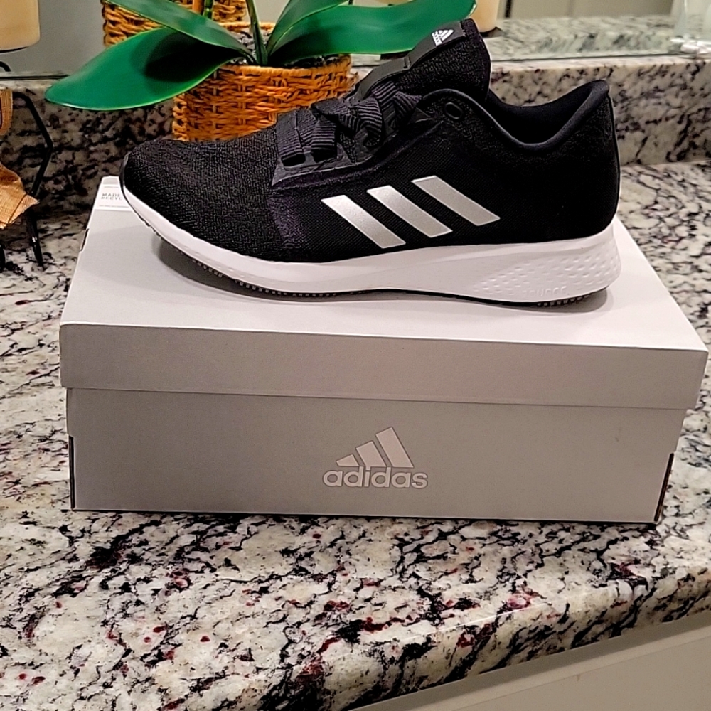EDGE LUX 4 Adidas running shoes